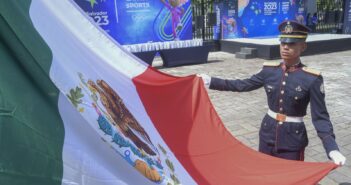 izamiento de bandera para XXIV Juegos Centroamericanos y del Caribe San Salvador 2023